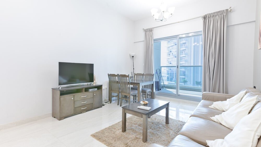 Confort appartement Luxury StayCation - Vibrant 1BR Apartment With Pool and Huge Balcony