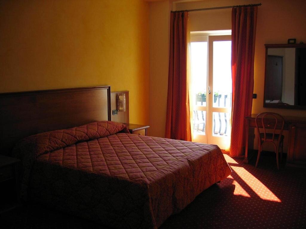 Standard Doppel Zimmer mit Balkon Hotel Monte Baldo
