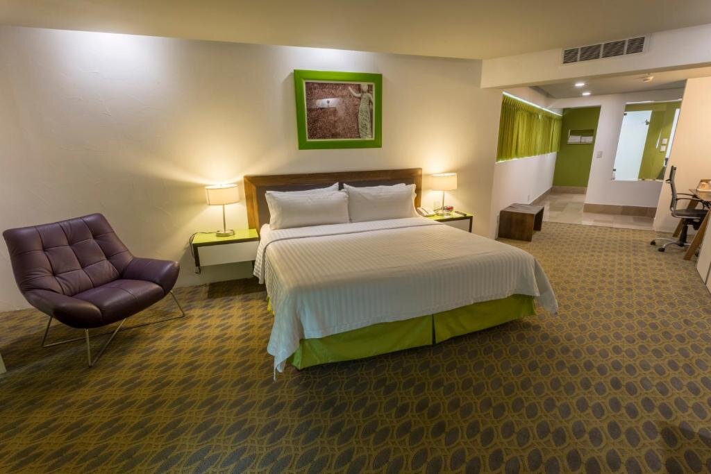 Двухместный номер Deluxe Holiday Inn Queretaro Zona Krystal, an IHG Hotel