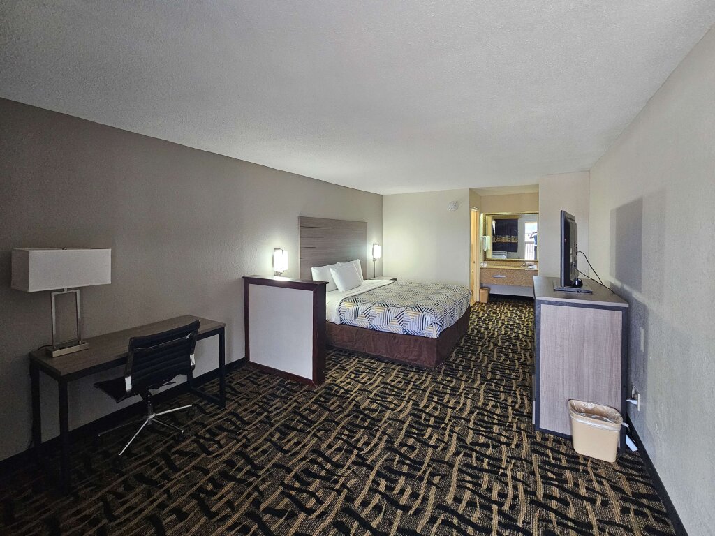 Suite Motel 6 Jackson MS - Southwest