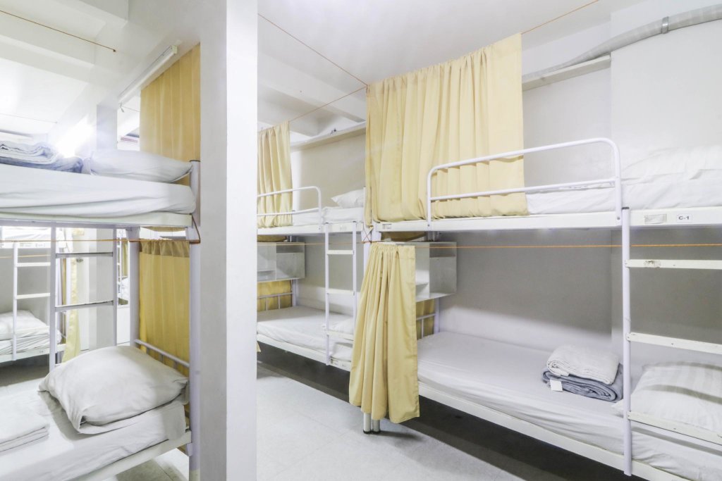 Кровать в общем номере (мужской номер) D Bunk Dormitory
