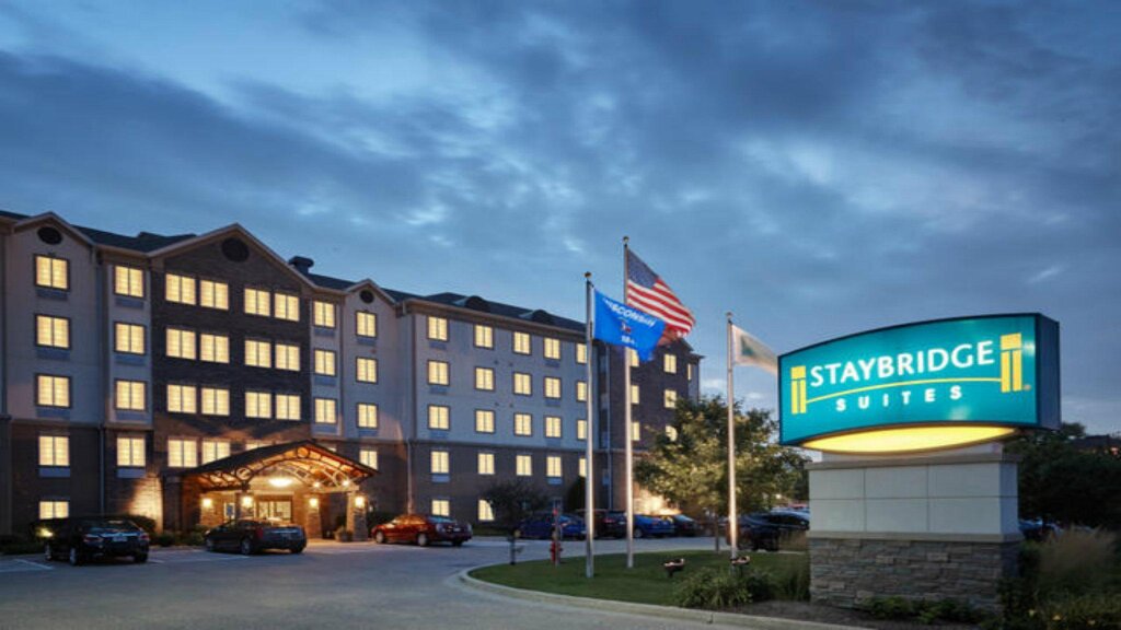 Люкс c 1 комнатой Staybridge Suites Milwaukee Airport South, an IHG Hotel