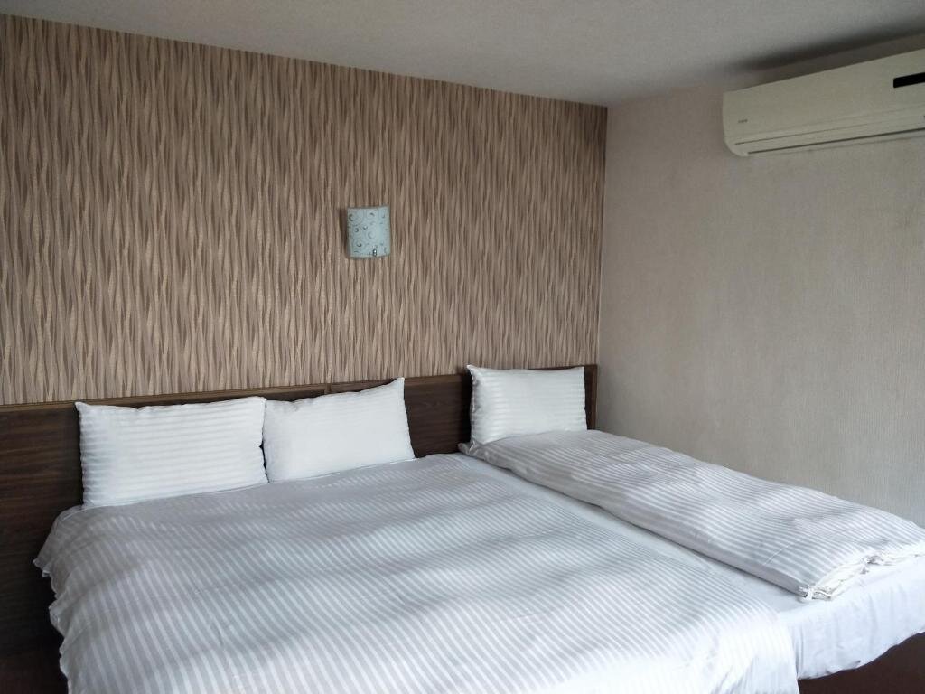 Standard Triple room Hotel Fouquet