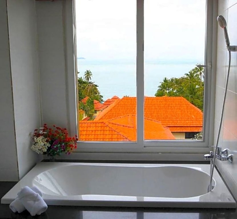 Апартаменты с видом на море Nantra Thongson Bay Resort & Villas - Monthly Service
