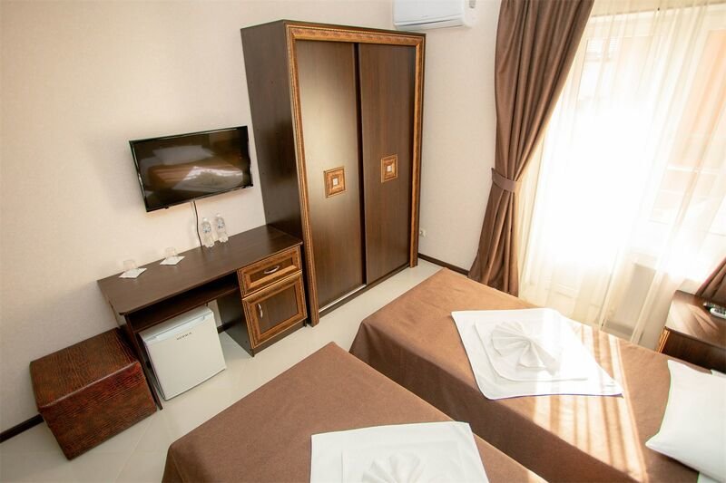 Кровать в общем номере с 2 комнатами Курортный отель ИмператорЪ