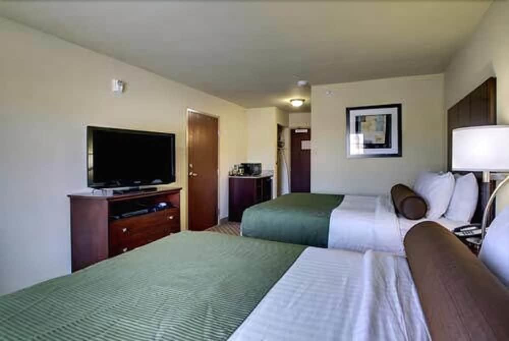 Standard Vierer Zimmer Stanton Inn & Suites