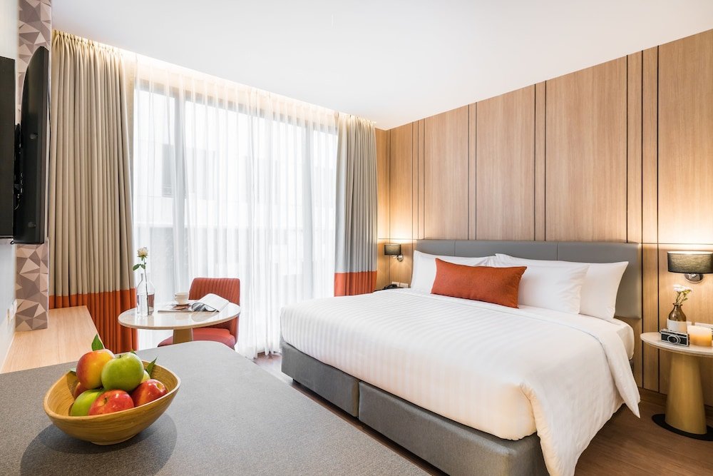 Deluxe room with city view The Key Premier Hotel Sukhumvit Bangkok