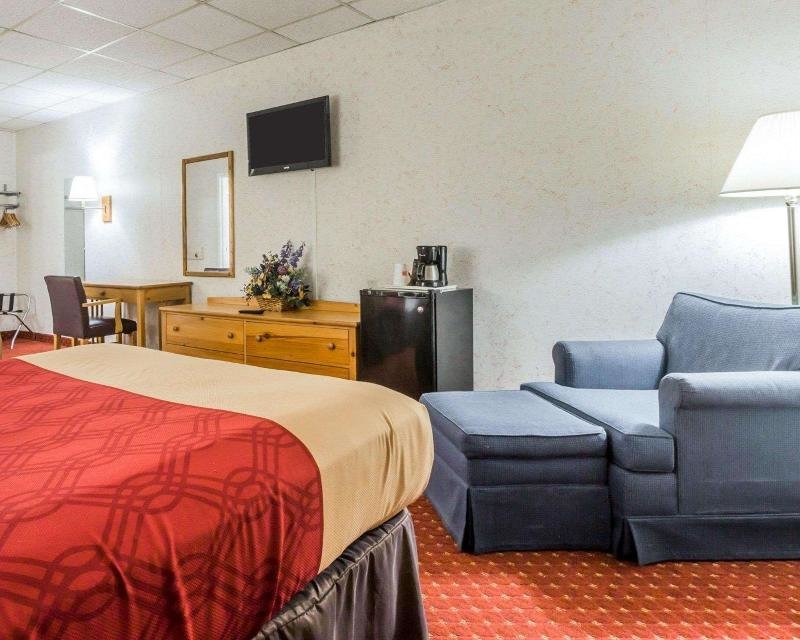 Standard Doppel Zimmer mit Balkon Econo Lodge Stewart International Airport