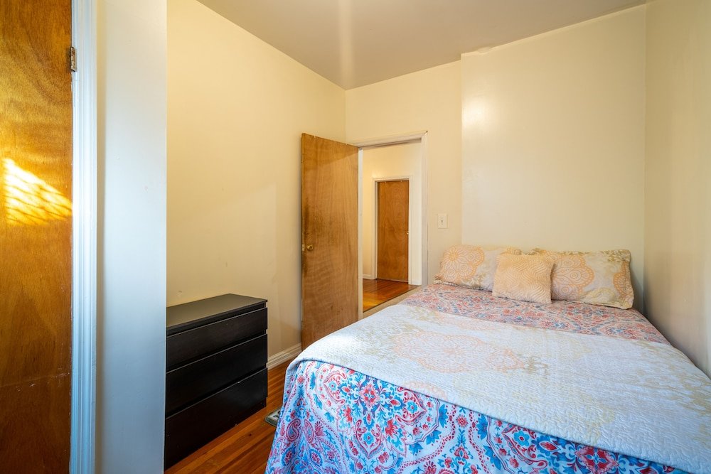 Economy Double room Eastern Parkway Guest House