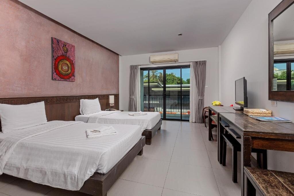Habitación doble De lujo con vista a la piscina Phuketa Hotel
