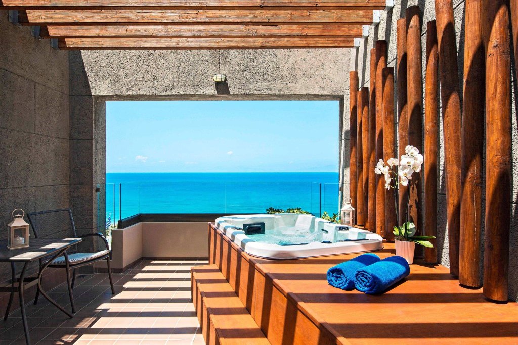 Двухместный номер Deluxe с видом на море Sheraton Rhodes Resort