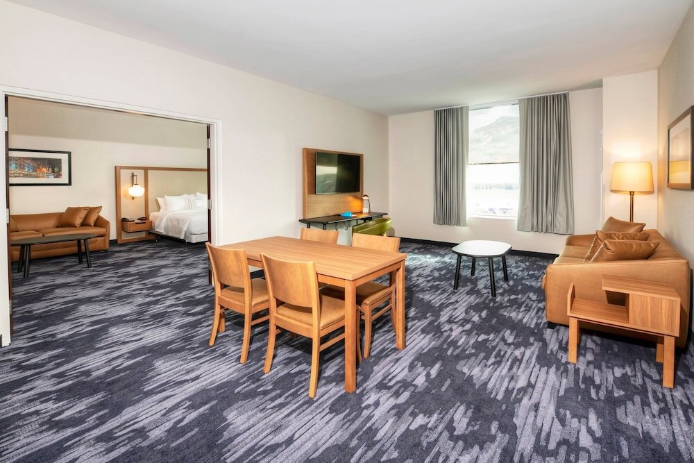 Люкс c 1 комнатой Fairfield Inn & Suites by Marriott Ottawa Airport