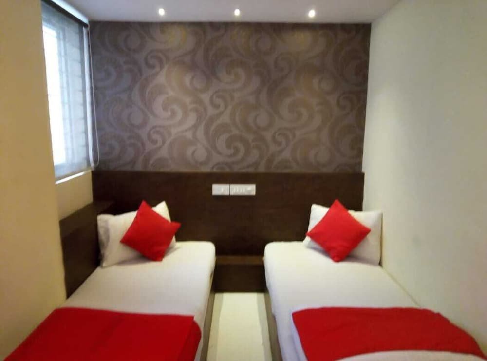 Deluxe room Hotel B Residency