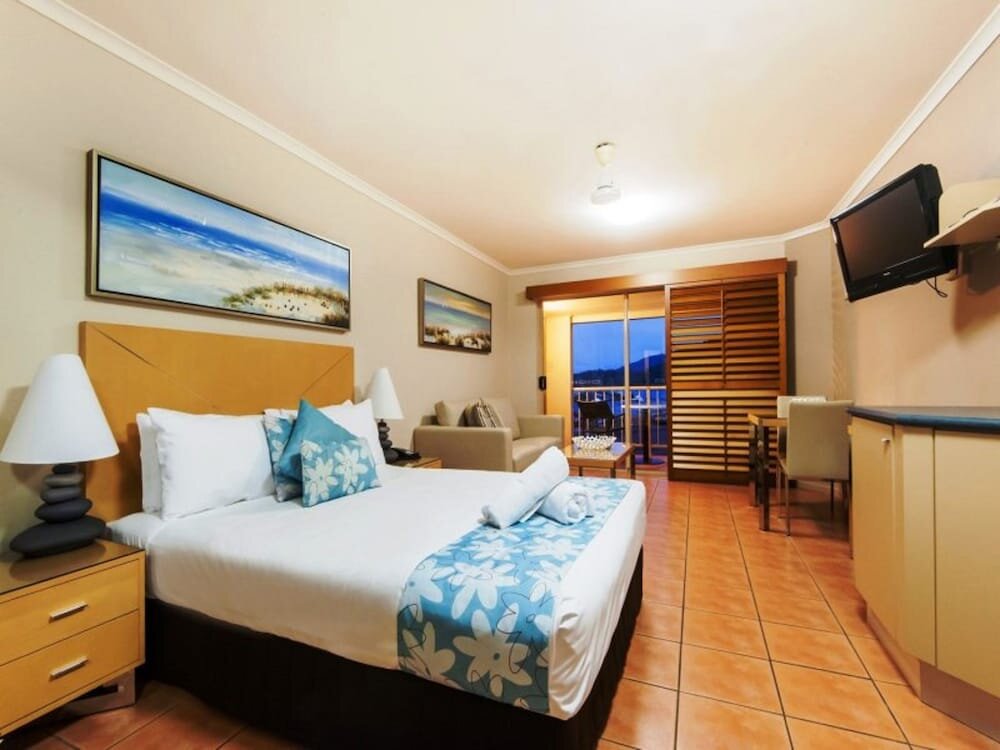 Camera Standard 2 camere attico con balcone e con vista sull'oceano at Boathaven Bay Holiday Apartments
