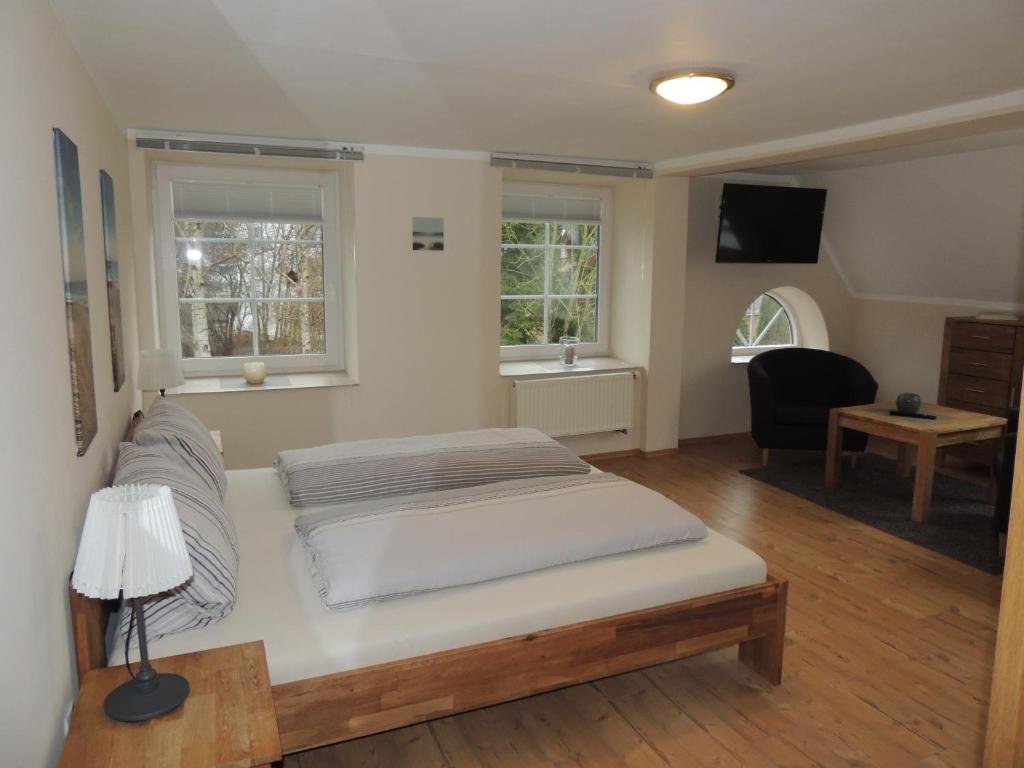 Standard Double room with garden view Lindenhof