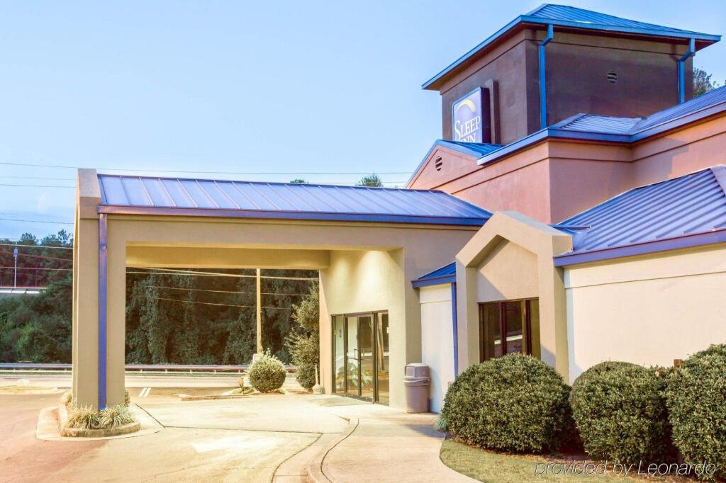 Rodeway Inn At Six Flags Austell