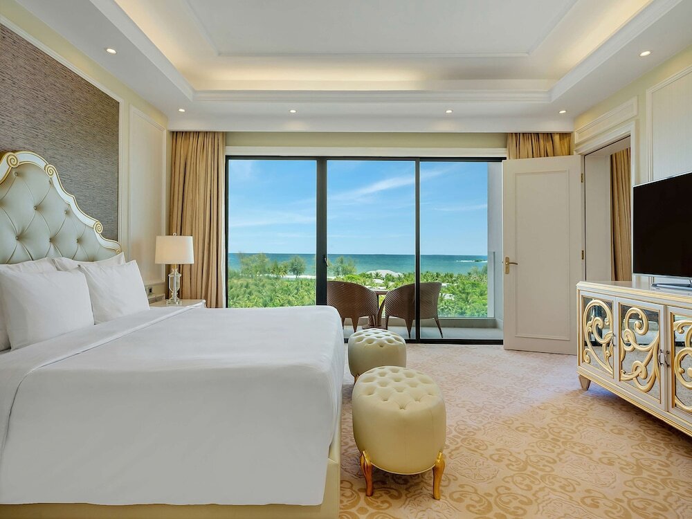 Suite 1 dormitorio con balcón Radisson Blu Resort Phu Quoc