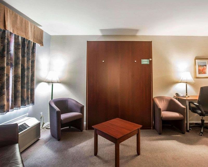 Standard Zimmer mit Balkon Hotel Quality Suites