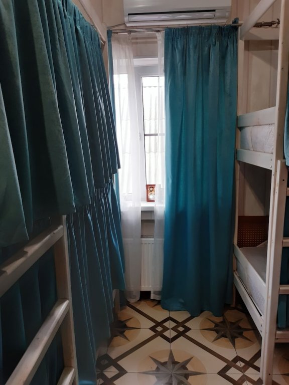 Cama en dormitorio compartido (dormitorio compartido femenino) Hostel Nochlegka