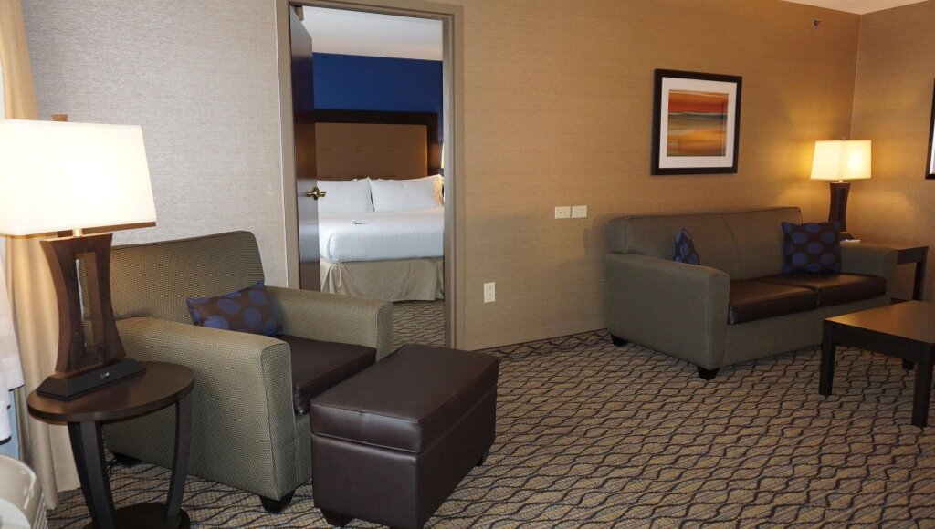 Suite Holiday Inn Express Hotel & Suites Gibson, an IHG Hotel