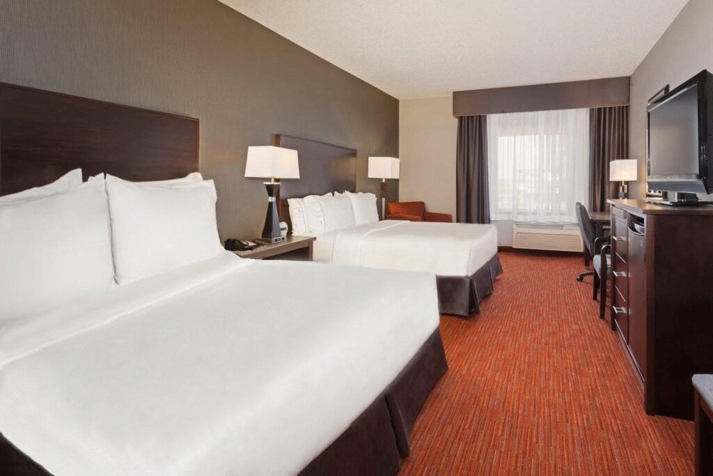 Четырёхместный номер Standard Holiday Inn Express & Suites Rapid City, an IHG Hotel