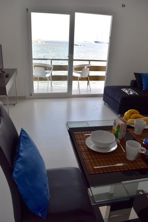 1 Bedroom Family Apartment with balcony and with sea view Enkala Apartamentos