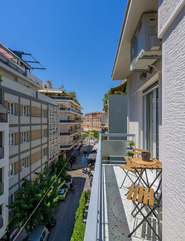 Апартаменты Deluxe Lush 2bed apt. at the Acropolis