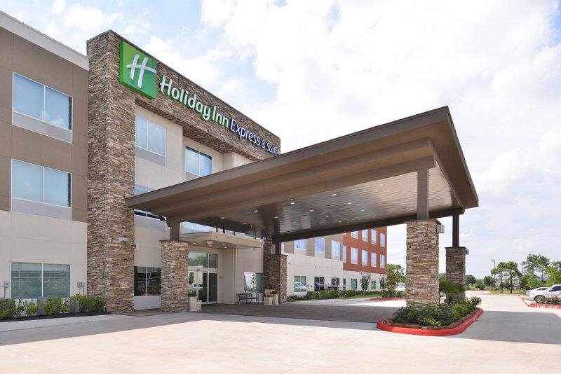 Полулюкс Deluxe Holiday Inn Express & Suites Houston E - Pasadena