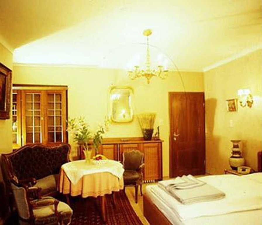 Standard Doppel Zimmer mit Balkon Kur-Sportpension Villa Anna