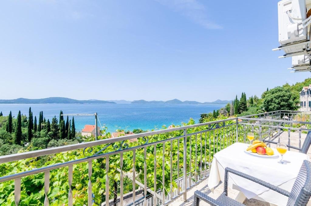 Monolocale Premium con balcone e con vista mare Apartments Cypress Sea Cove