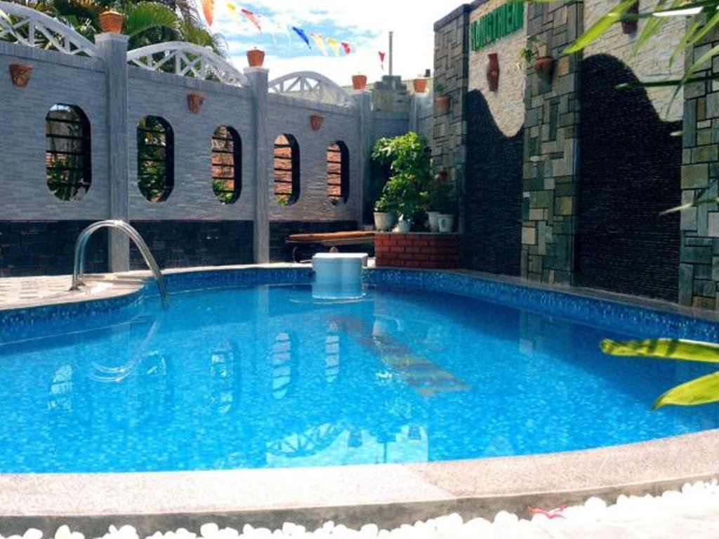 Deluxe Single room with balcony and with pool view Hong Thien 1 Hotel