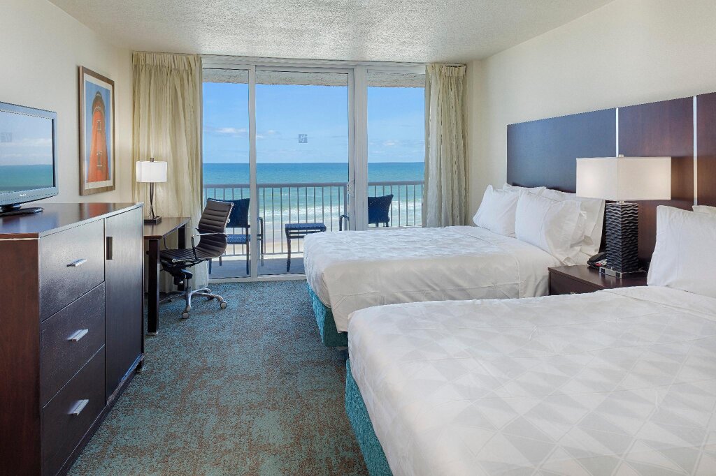 Четырёхместный номер Premium oceanfront Holiday Inn Resort Daytona Beach Oceanfront, an IHG Hotel
