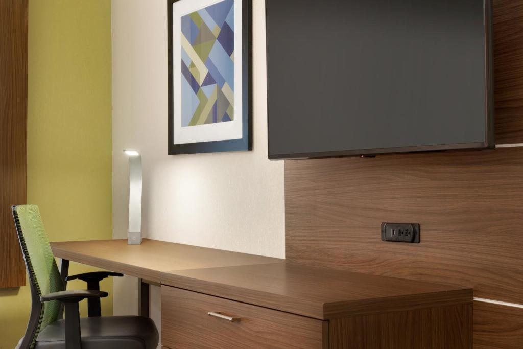 Suite Holiday Inn Express And Suites-Cincinnati South - Wilder, an IHG Hotel