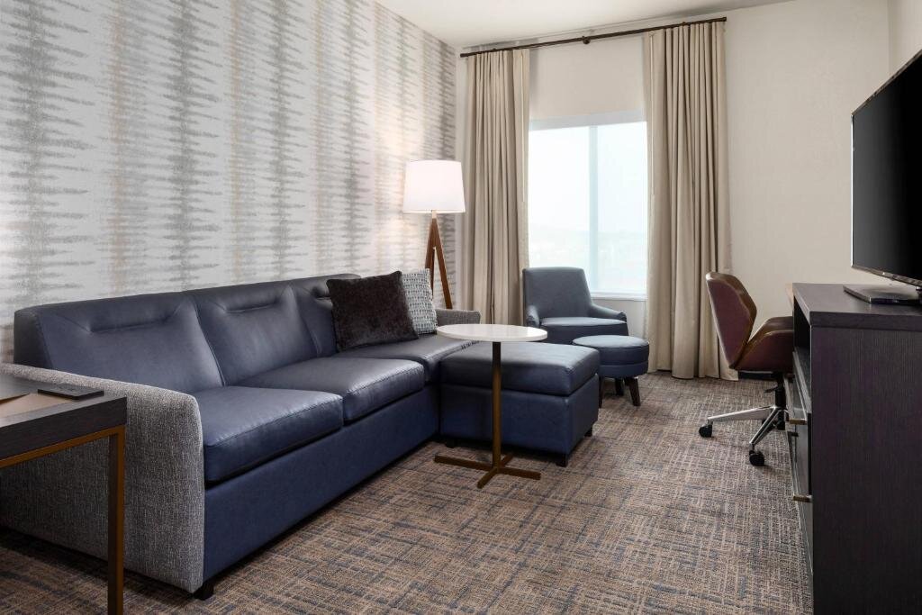 Четырёхместный люкс c 1 комнатой Residence Inn by Marriott East Peoria