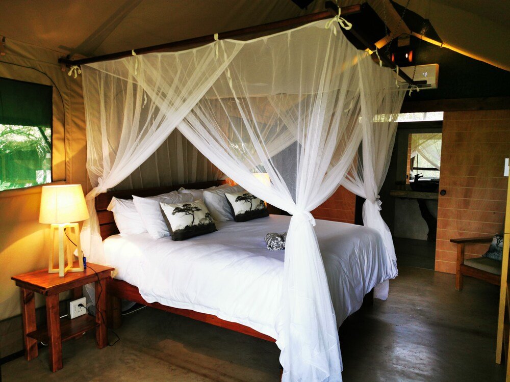 Zelt mit Flussblick Little Africa Safari Lodge