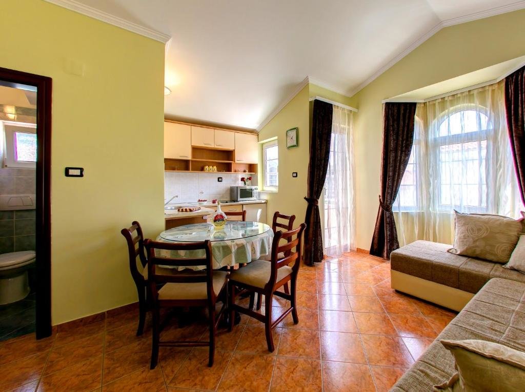 Suite Deluxe Apartments in Vila Koral