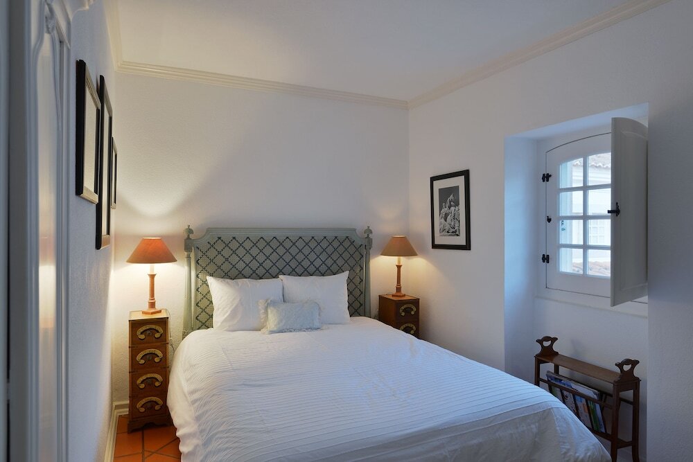 Junior-Suite Convento Inn and Artists Residency