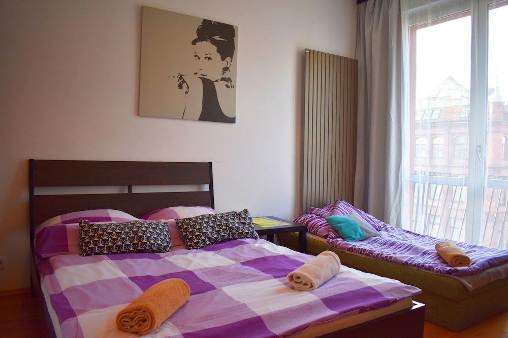 Standard Dreier Zimmer mit Balkon City Central Hostel Swidnicka