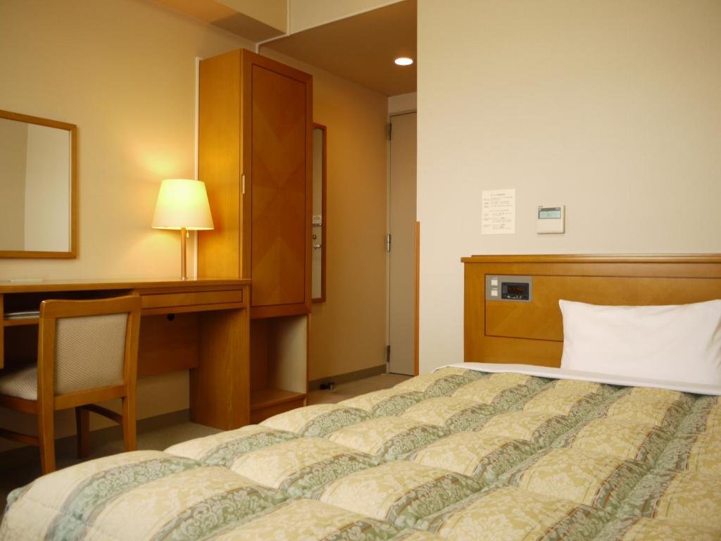 Standard Einzel Zimmer Hotel Route Inn Jyoetsu