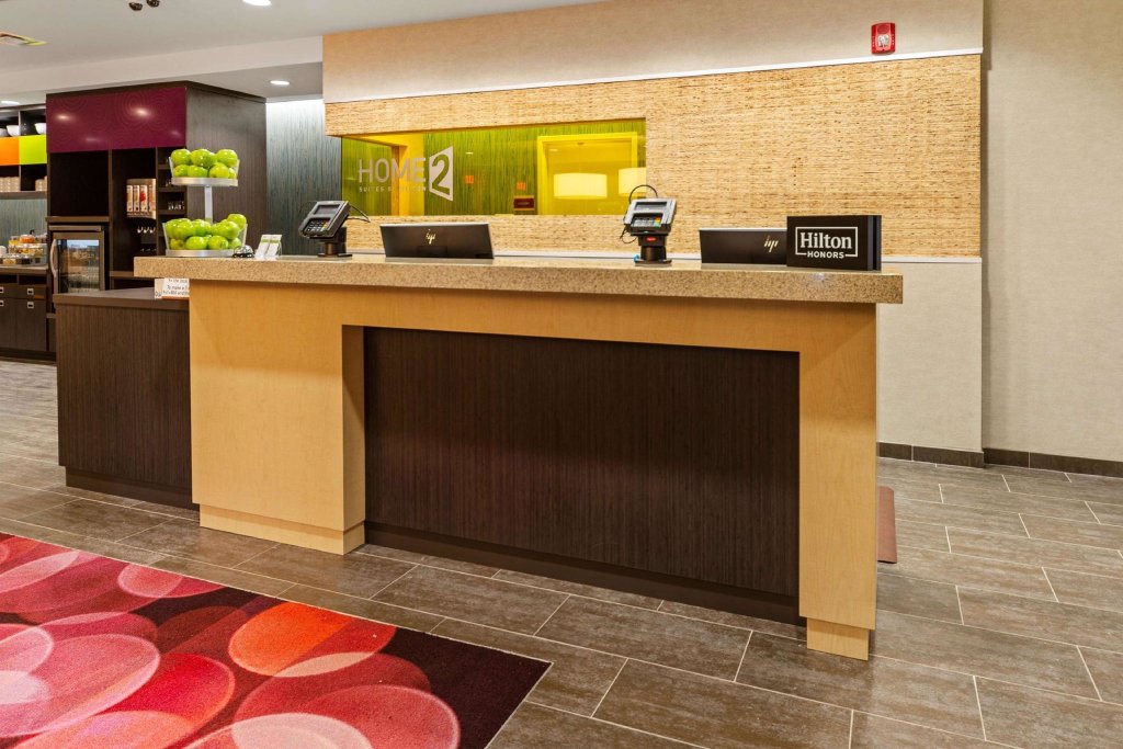 Номер Standard Home2 Suites by Hilton Newark Airport