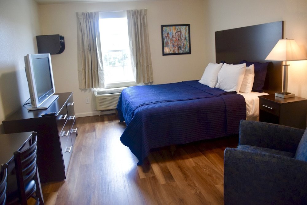 Camera Standard Stay Plus Extended Stay Suites
