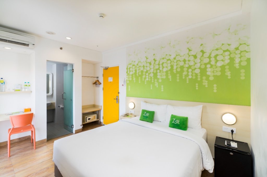 Standard Doppel Zimmer Zest Legian by Swiss-Belhotel International