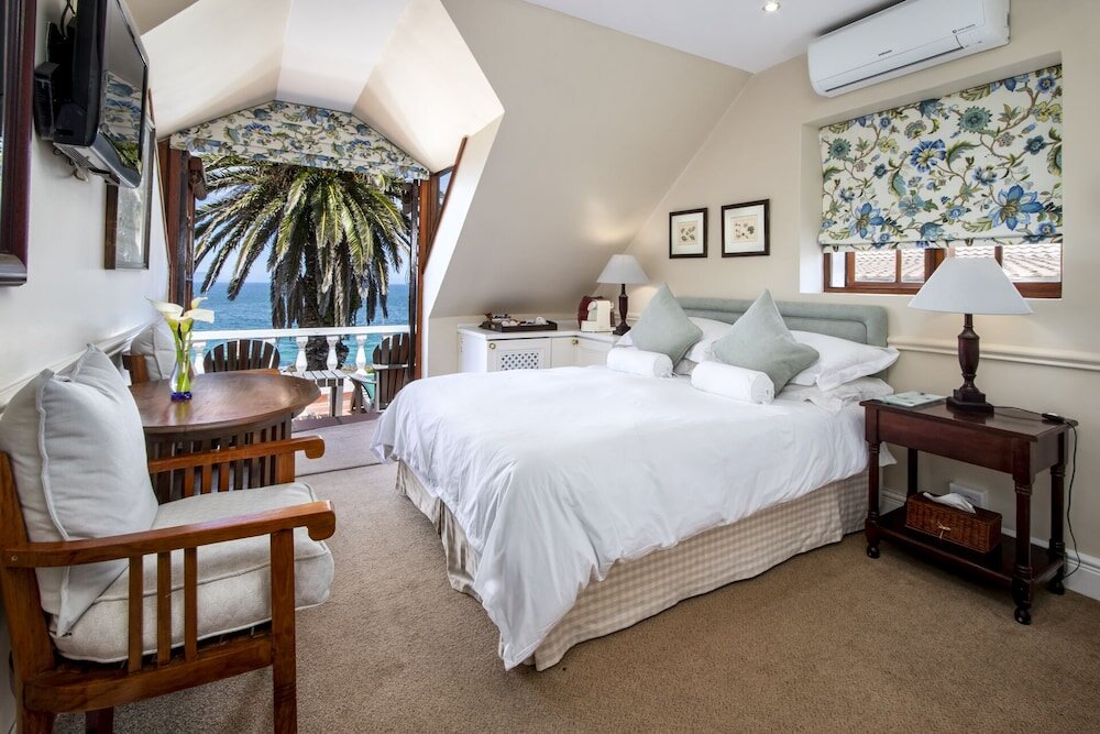 Standard Double room with balcony and with ocean view La Fontaine Guest House Hermanus