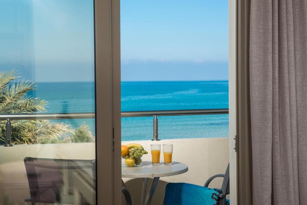 Трёхместный номер Standard с видом на море Malliotakis Beach Hotel by Checkin
