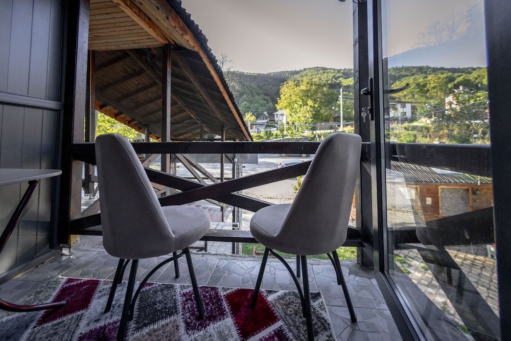 Habitación doble Clásica con balcón y con vista a la montaña Abant Zumrut Dag Evi