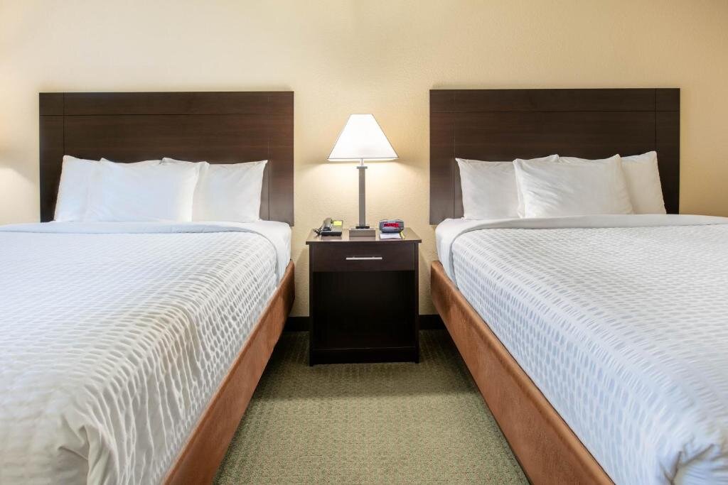Standard Double room Days Inn & Suites by Wyndham Florence/Jackson Area