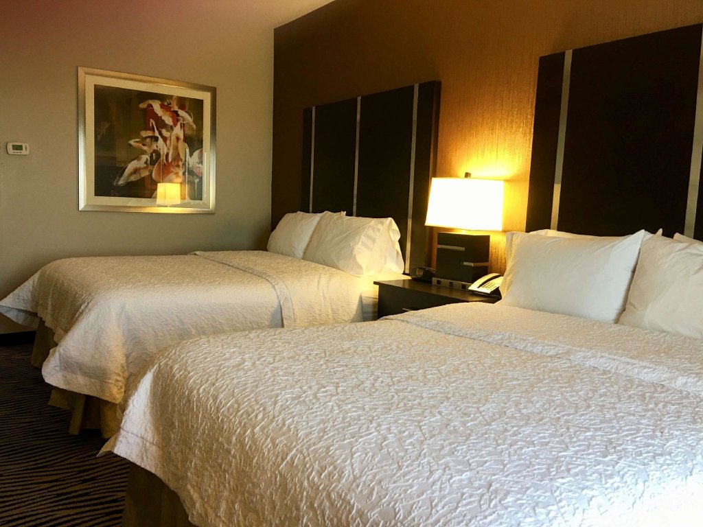Standard quadruple chambre Hampton Inn and Suites Tulsa Central