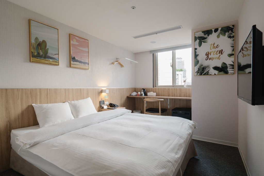 Lit en dortoir 406 Inn — Female Dormitory
