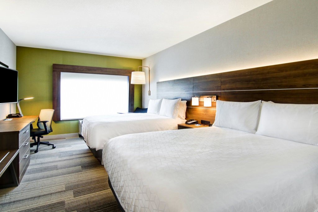 Standard Vierer Zimmer Holiday Inn Express Hotel & Suites Toronto