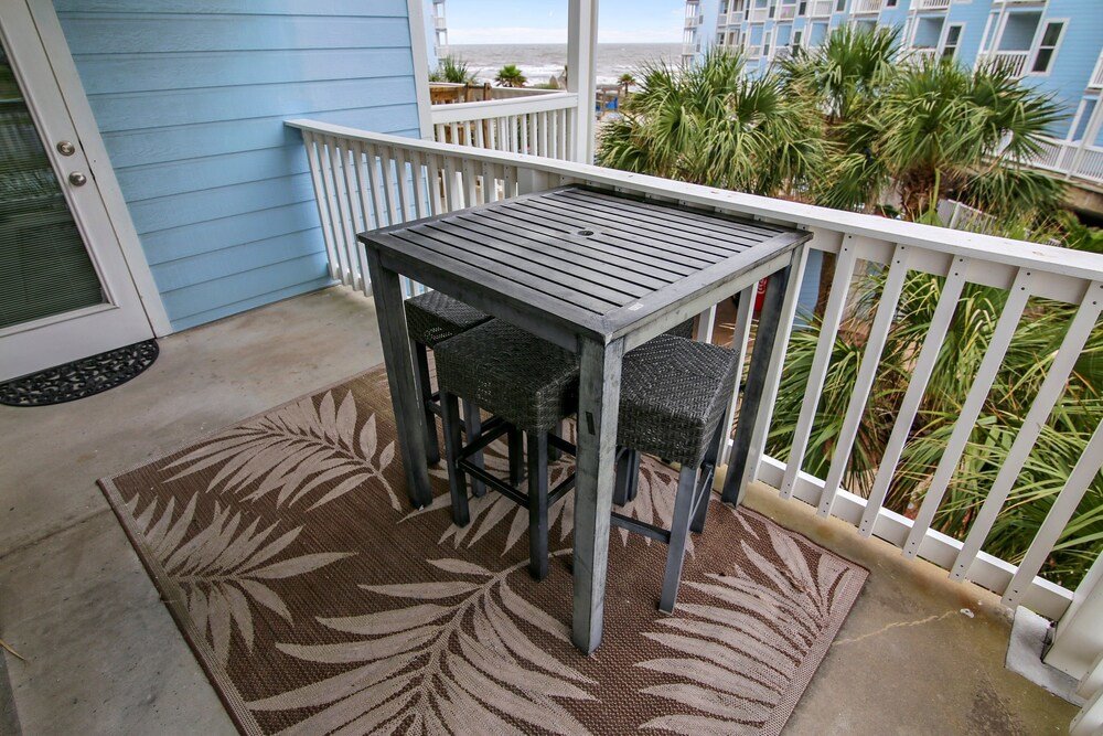 Standard room Seascape 2201 2 Bedroom Condo by RedAwning